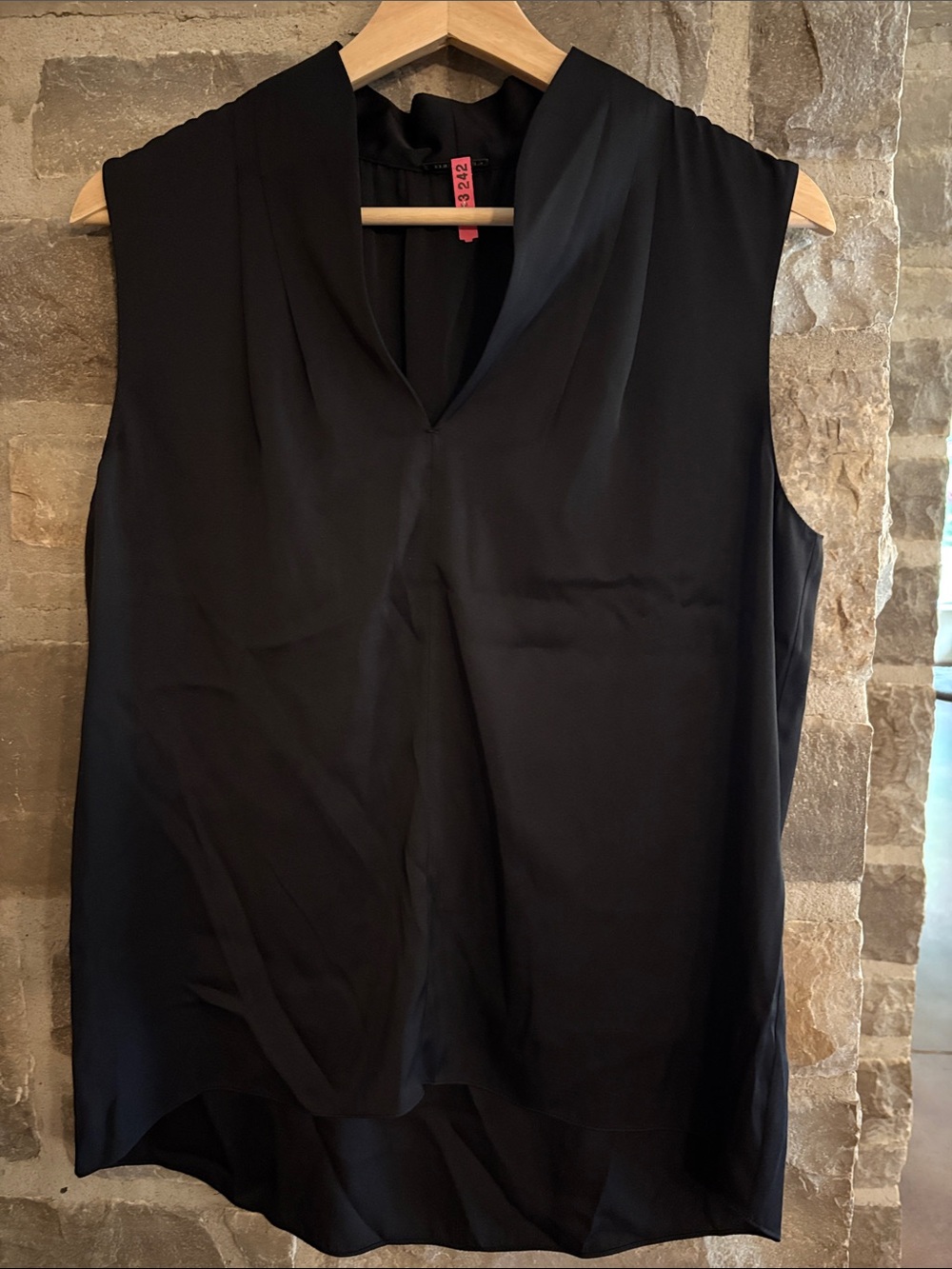Elite Tahari stretch silk sleeveless top
